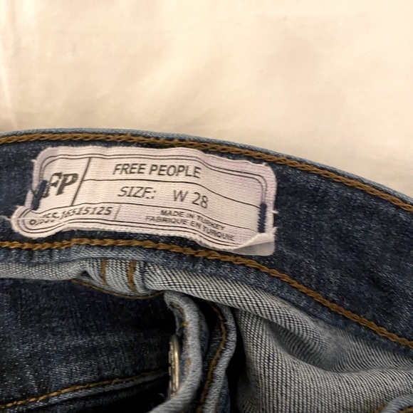 🦋Free People Button Fly Distressed Denim Jeans - Picture 2 of 4